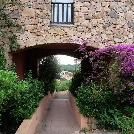 Calarossa Sardinia Apartments Isola Rossa Eksteriør bilde