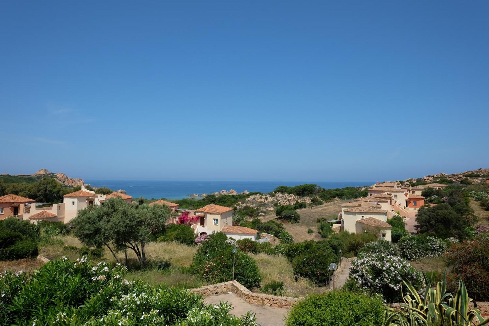 Calarossa Sardinia Apartments Isola Rossa Eksteriør bilde