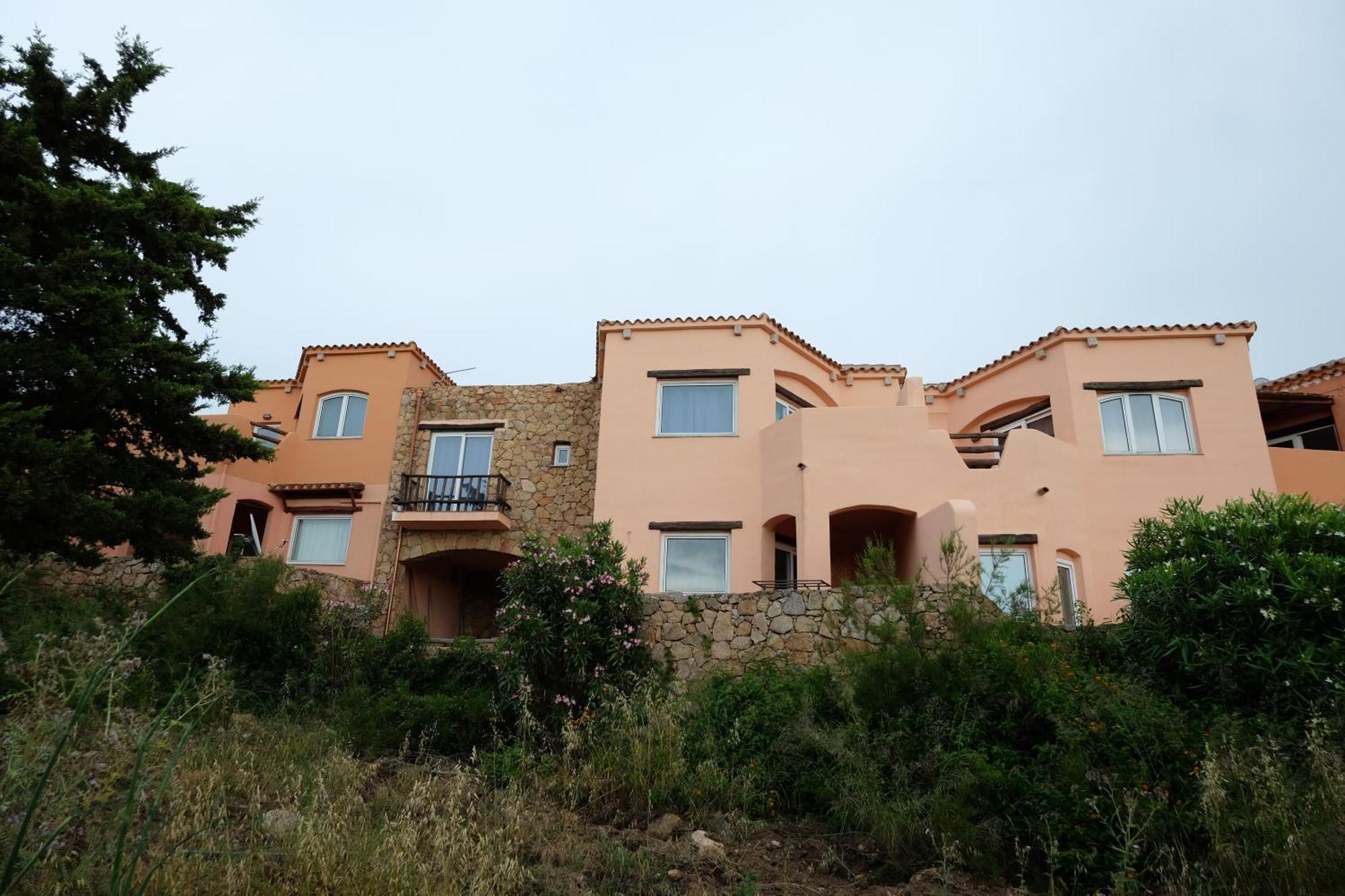 Calarossa Sardinia Apartments Isola Rossa Eksteriør bilde