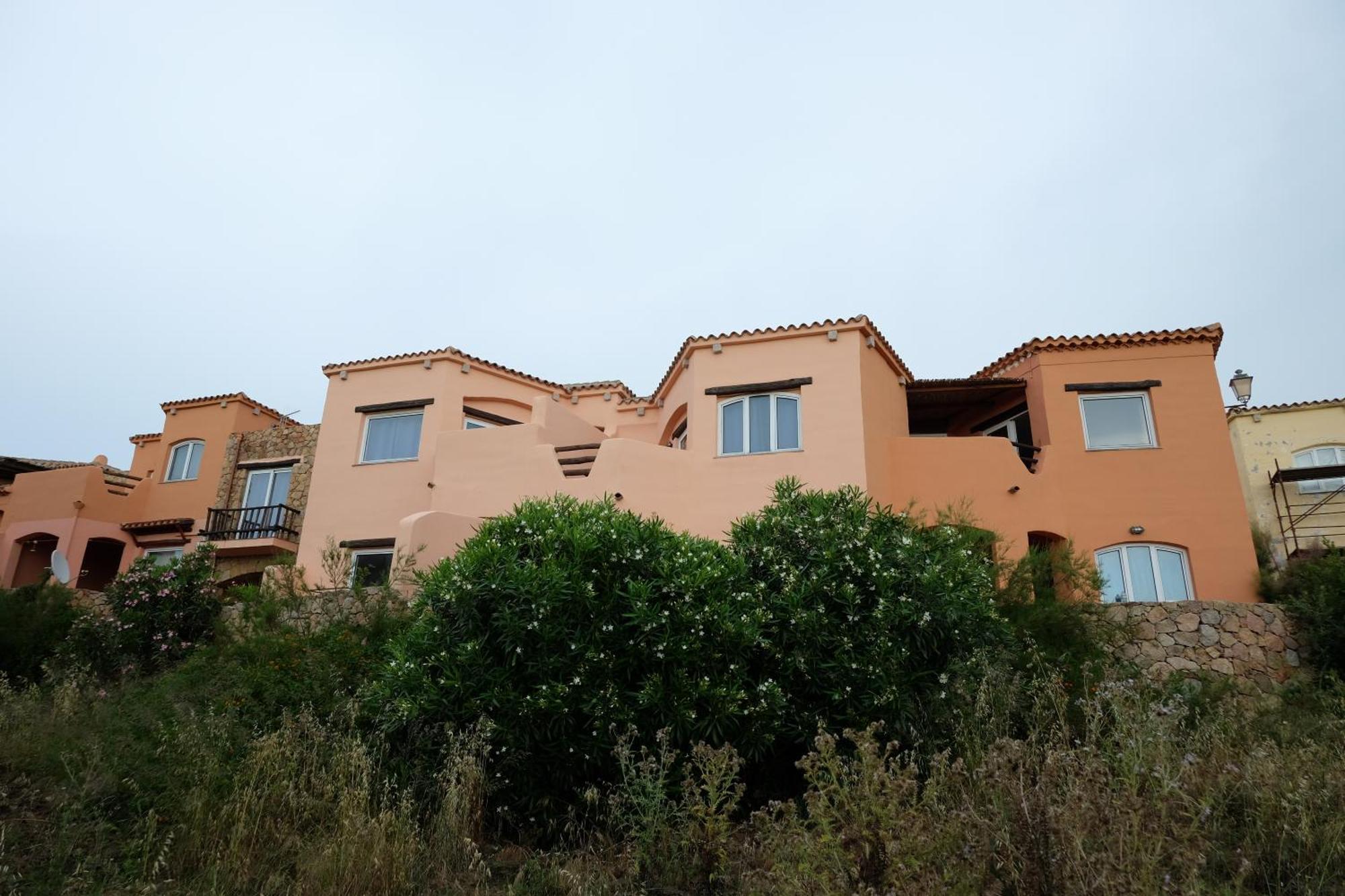 Calarossa Sardinia Apartments Isola Rossa Eksteriør bilde