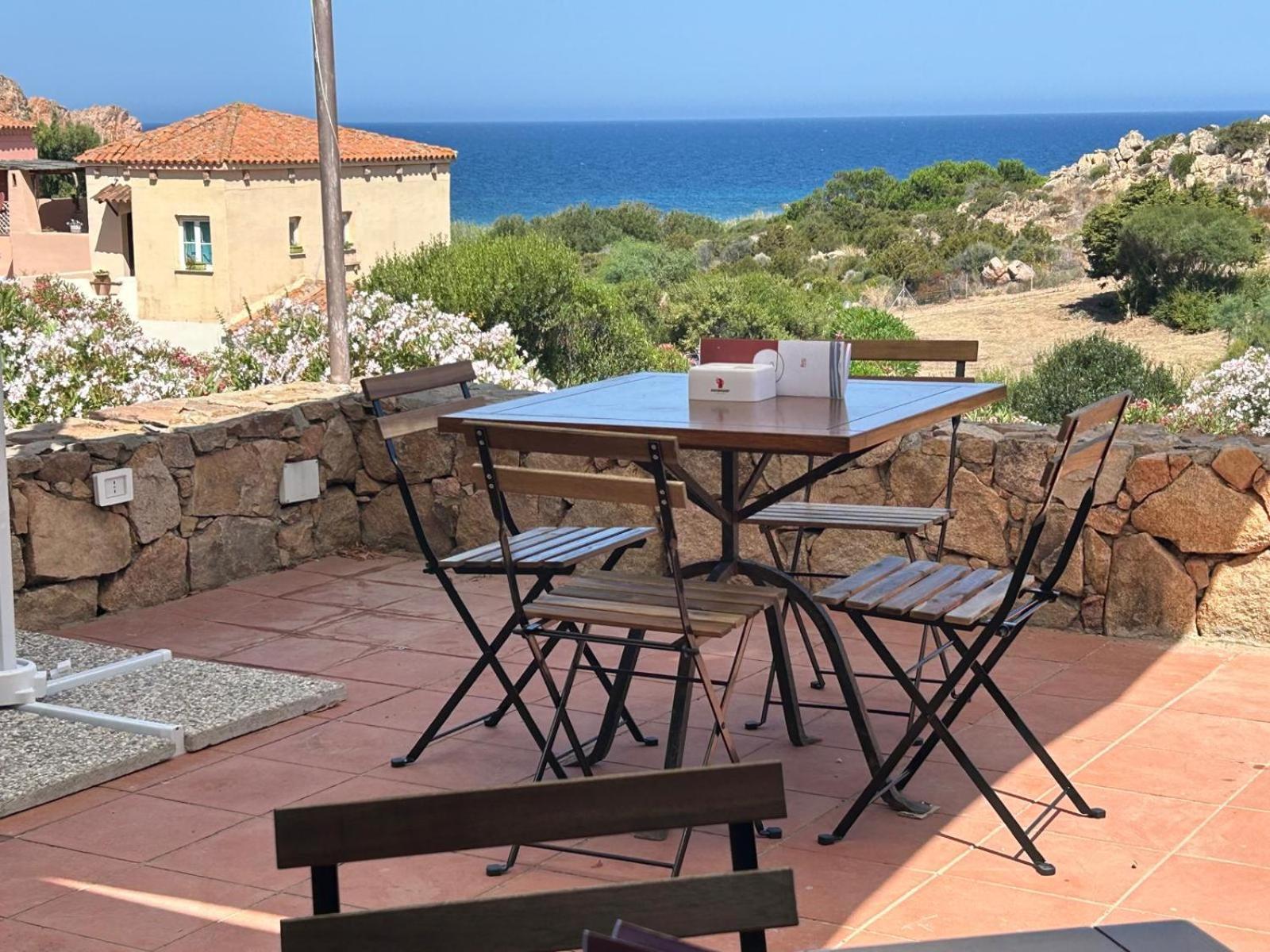 Calarossa Sardinia Apartments Isola Rossa Eksteriør bilde